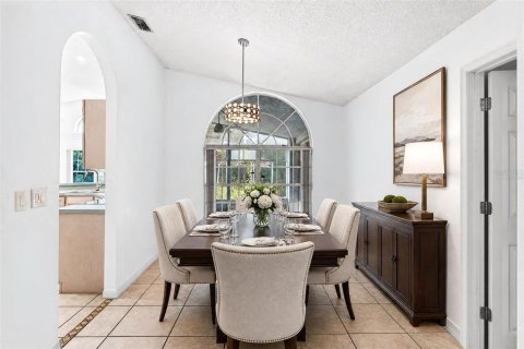 House in Davenport, Florida 3 bedrooms, 154.96 sq.m. № 2425629 - photo 9