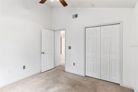 House in Davenport, Florida 3 bedrooms, 154.96 sq.m. № 2425629 - photo 24