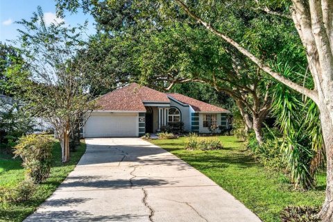 House in Davenport, Florida 3 bedrooms, 154.96 sq.m. № 2425629 - photo 2