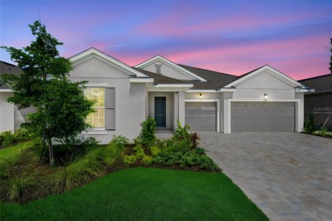 House in Punta Gorda, Florida 4 bedrooms, 249.63 sq.m. № 2238512 - photo 2