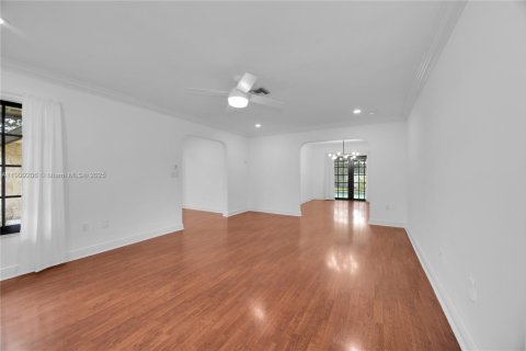 Casa en venta en Palmetto Bay, Florida, 4 dormitorios, 197.88 m2 № 1964787 - foto 11
