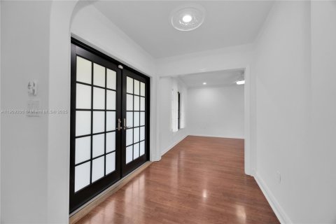 Casa en venta en Palmetto Bay, Florida, 4 dormitorios, 197.88 m2 № 1964787 - foto 8