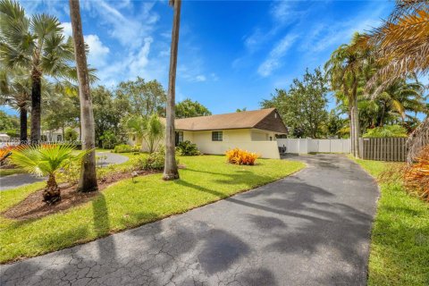 Casa en venta en Palmetto Bay, Florida, 4 dormitorios, 197.88 m2 № 1964787 - foto 5