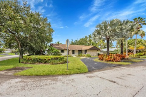 Casa en venta en Palmetto Bay, Florida, 4 dormitorios, 197.88 m2 № 1964787 - foto 4