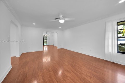 Casa en venta en Palmetto Bay, Florida, 4 dormitorios, 197.88 m2 № 1964787 - foto 10