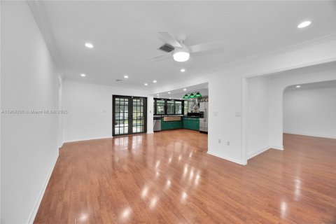 Casa en venta en Palmetto Bay, Florida, 4 dormitorios, 197.88 m2 № 1964787 - foto 14