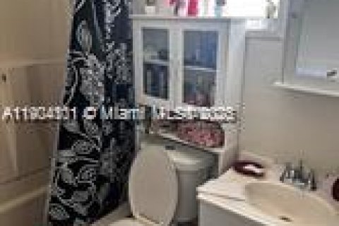 Снять в аренду коммерческую недвижимость в Халландейл-Бич, Флорида 141.12м2, № 1955338 - фото 4