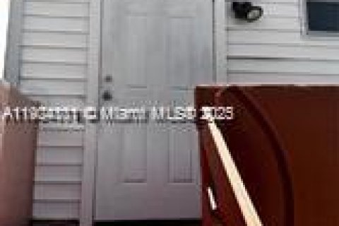 Снять в аренду коммерческую недвижимость в Халландейл-Бич, Флорида 141.12м2, № 1955338 - фото 5