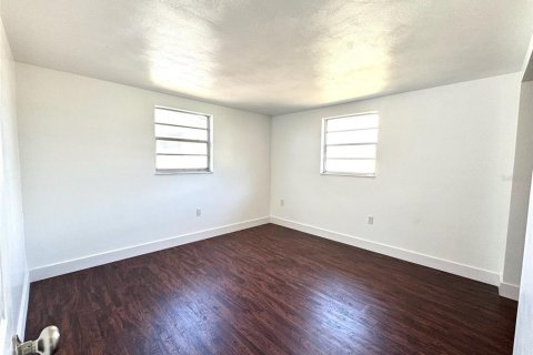 House in Port Richey, Florida 2 bedrooms, 118.17 sq.m. № 1634511 - photo 17