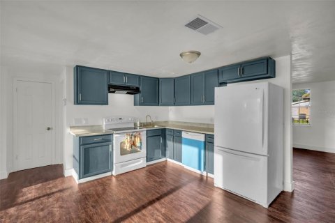 House in Port Richey, Florida 2 bedrooms, 118.17 sq.m. № 1634511 - photo 10