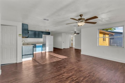 House in Port Richey, Florida 2 bedrooms, 118.17 sq.m. № 1634511 - photo 7