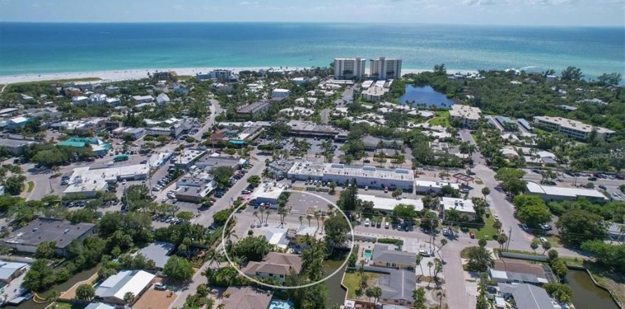 House in Sarasota, Florida 2 bedrooms, 106.28 sq.m. № 1648259