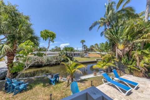 House in Sarasota, Florida 2 bedrooms, 106.28 sq.m. № 1648259 - photo 15