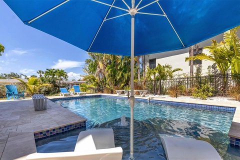 House in Sarasota, Florida 2 bedrooms, 106.28 sq.m. № 1648259 - photo 19