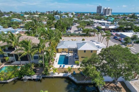 House in Sarasota, Florida 2 bedrooms, 106.28 sq.m. № 1648259 - photo 27