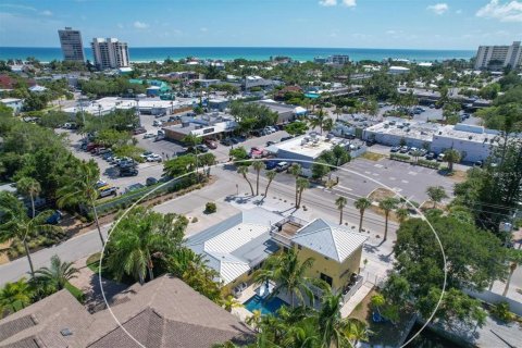 House in Sarasota, Florida 2 bedrooms, 106.28 sq.m. № 1648259 - photo 4