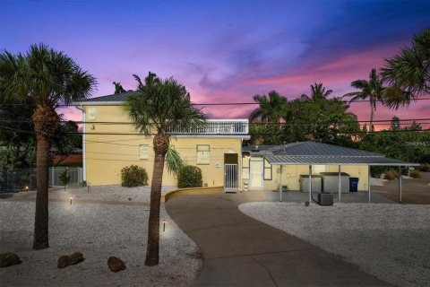 House in Sarasota, Florida 2 bedrooms, 106.28 sq.m. № 1648259 - photo 2