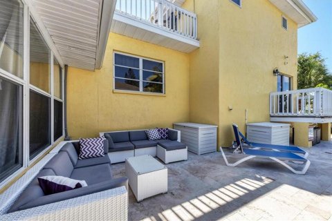 House in Sarasota, Florida 2 bedrooms, 106.28 sq.m. № 1648259 - photo 17