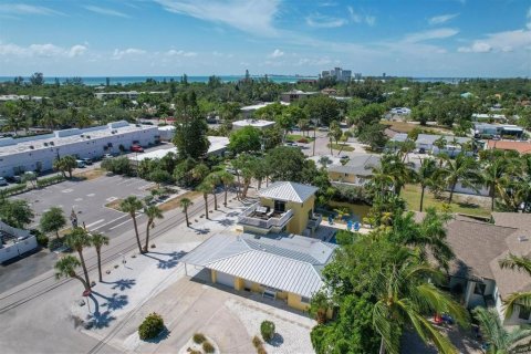 House in Sarasota, Florida 2 bedrooms, 106.28 sq.m. № 1648259 - photo 5