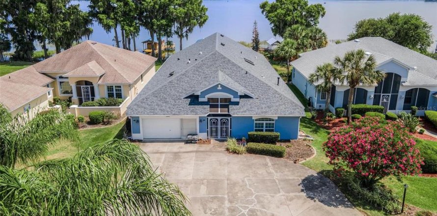 Villa ou maison à Tavares, Floride 4 chambres, 308.71 m2 № 2101277