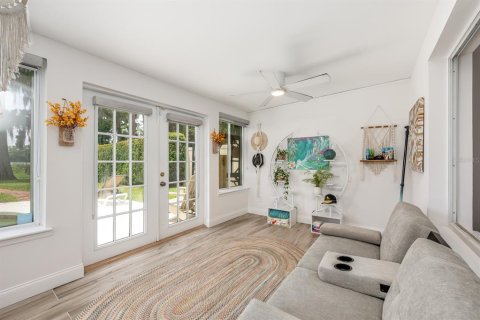 House in Winter Park, Florida 4 bedrooms, 207.82 sq.m. № 1769911 - photo 17
