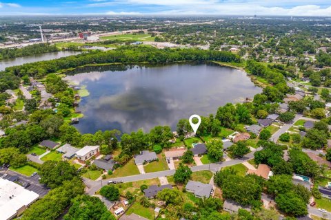 House in Winter Park, Florida 4 bedrooms, 207.82 sq.m. № 1769911 - photo 5