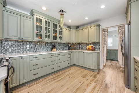 House in Winter Park, Florida 4 bedrooms, 207.82 sq.m. № 1769911 - photo 8