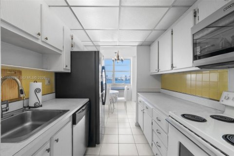 Condominio en alquiler en Sunny Isles Beach, Florida, 1 dormitorio, 87.61 m2 № 2051945 - foto 9