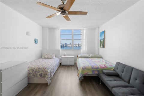 Condominio en alquiler en Sunny Isles Beach, Florida, 1 dormitorio, 87.61 m2 № 2051945 - foto 11