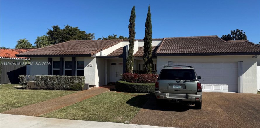 Дом в Майами, Флорида 4 спальни, 193.14м2 № 2005657