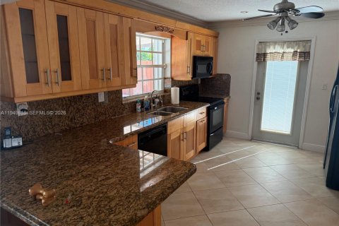 Купить виллу или дом в Майами, Флорида 4 спальни, 193.14м2, № 2005657 - фото 11