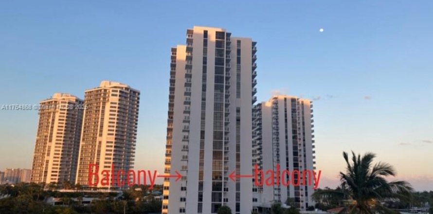 Condominio en Aventura, Florida, 2 dormitorios  № 1860116
