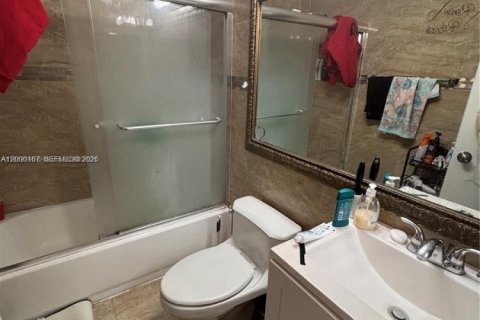 Купить кондоминиум в Майами, Флорида 2 спальни, 78.69м2, № 2089615 - фото 4