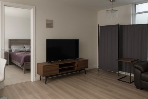 Купить кондоминиум в Майами, Флорида 2 спальни, 78.69м2, № 2089615 - фото 6