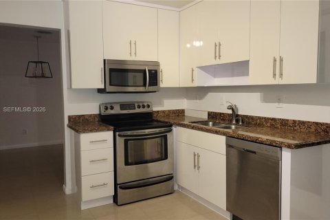 Villa ou maison à Miami, Floride 3 chambres, 181.07 m2 № 2001236