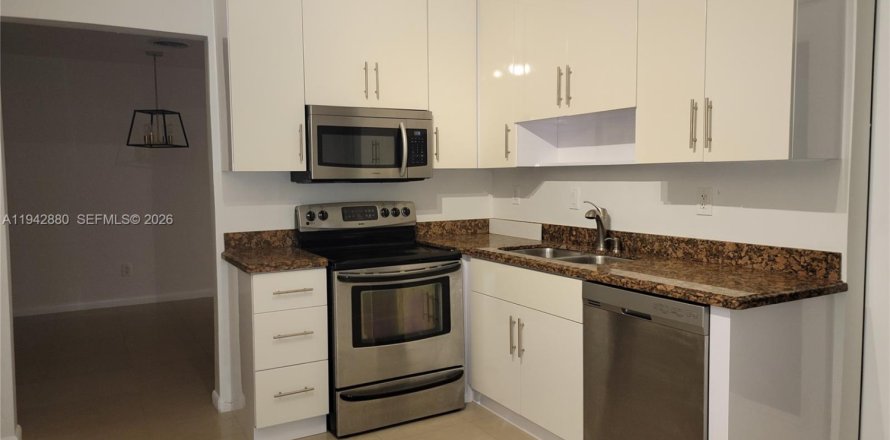 Villa ou maison à Miami, Floride 3 chambres, 181.07 m2 № 2001236