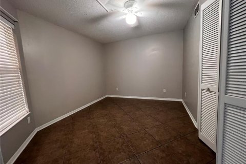 House in Apopka, Florida 3 bedrooms, 112.13 sq.m. № 2349712 - photo 15