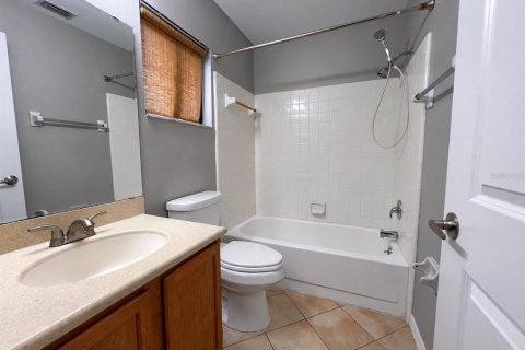 House in Apopka, Florida 3 bedrooms, 112.13 sq.m. № 2349712 - photo 9