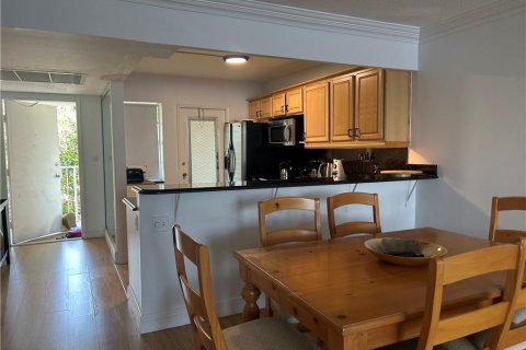 Condo à Pompano Beach, Floride, 2 chambres  № 2275405