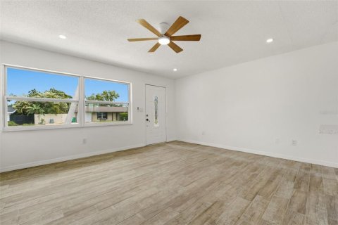 Casa en venta en Port Charlotte, Florida, 2 dormitorios, 93.83 m2 № 2104536 - foto 4