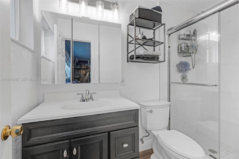 Casa en venta en Deerfield Beach, Florida, 3 dormitorios, 134.8 m2 № 2004474 - foto 10