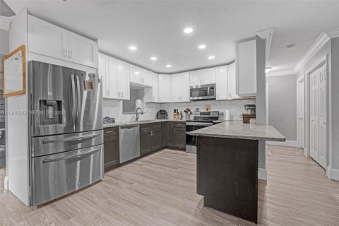 Casa en venta en Deerfield Beach, Florida, 3 dormitorios, 134.8 m2 № 2004474 - foto 3