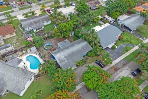 Casa en venta en Deerfield Beach, Florida, 3 dormitorios, 134.8 m2 № 2004474 - foto 27