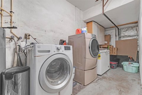 Casa en venta en Deerfield Beach, Florida, 3 dormitorios, 134.8 m2 № 2004474 - foto 23