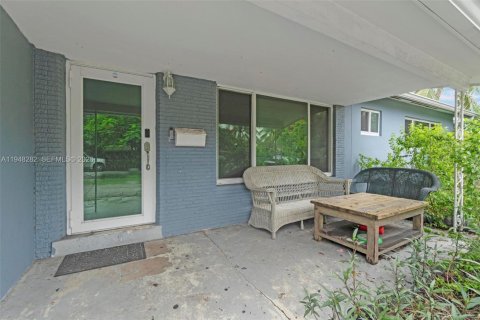 Casa en venta en Deerfield Beach, Florida, 3 dormitorios, 134.8 m2 № 2004474 - foto 2