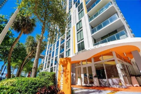 Condo in Miami, Florida  № 2058740 - photo 15