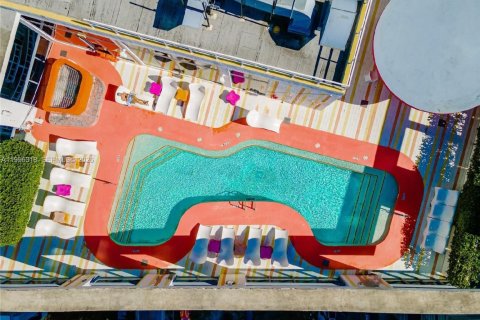 Condo in Miami, Florida  № 2058740 - photo 18