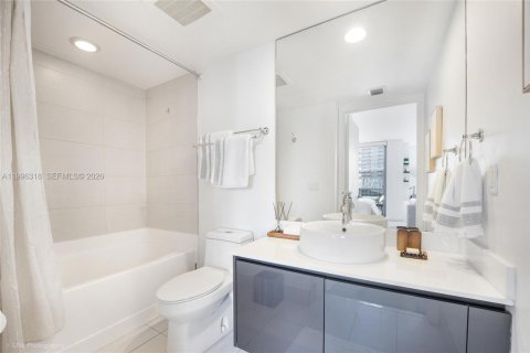 Condo in Miami, Florida  № 2058740 - photo 8