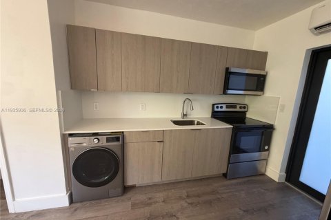 Снять в аренду квартиру в Майами, Флорида № 2004582 - фото 2