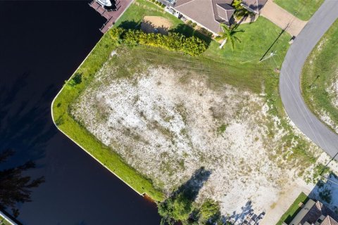 Land in Cape Coral, Florida № 1736713 - photo 11